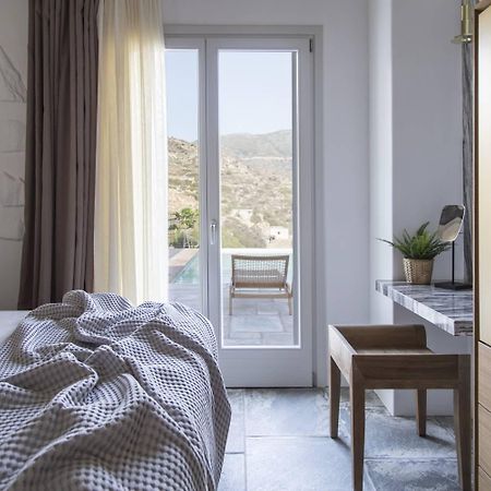 Hide Out Suites Милопотас Номер фото